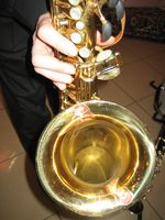 Gros plan sur le saxophone ténor